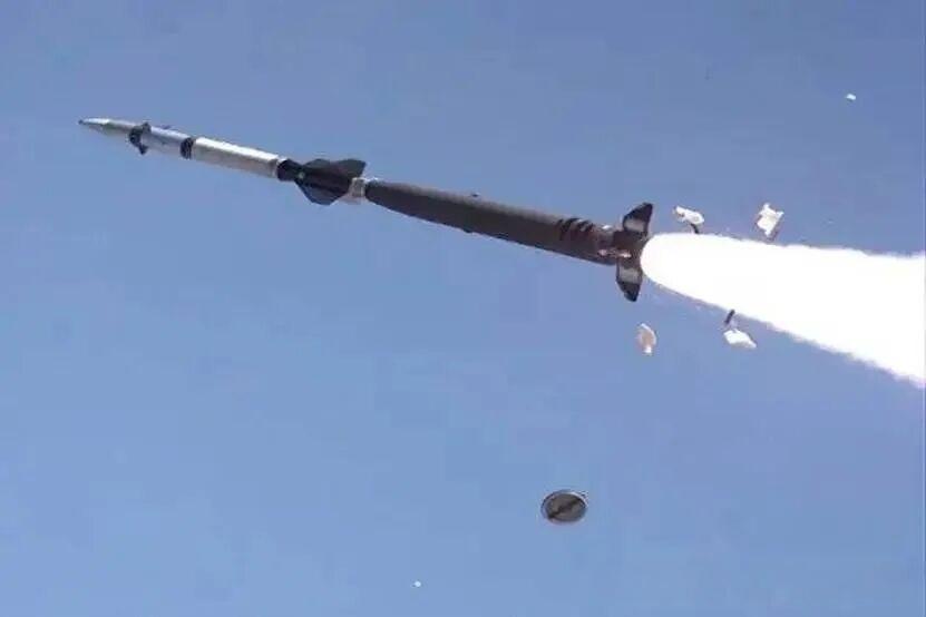 导弹控制设计与无人靶机控制设计的差异分析